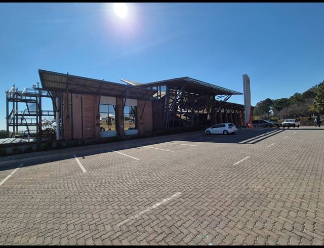 3,888M² OFFICE TO LET IN LONGMEADOW